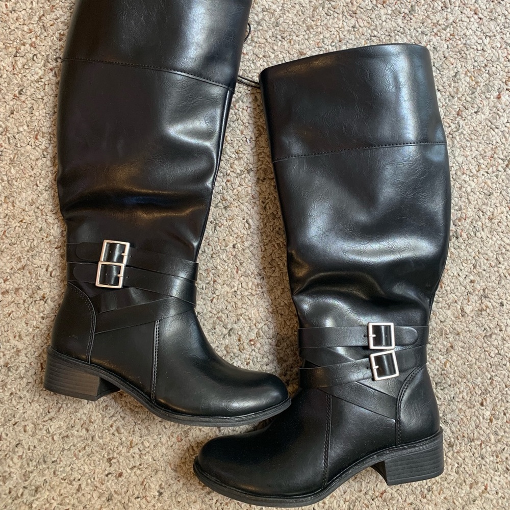 Arizona boots size 7 Wide - Black